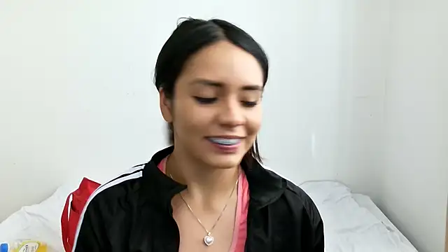 BellaBliss123 online show from October 2025 07:23:01 PM