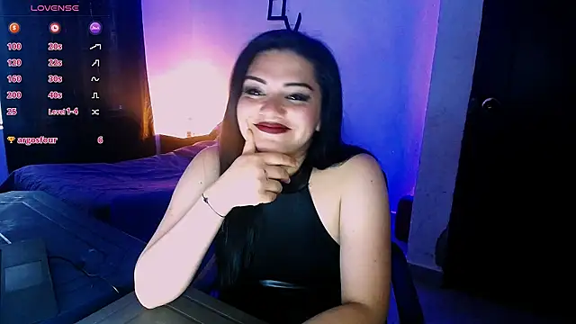 zoe barclay online show from October 2025 01:55:02 PM