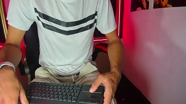 Stiben boy online show from September 2025 07:08:02 PM