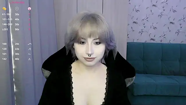Snapshot of LeisaHopperstad chatting on June 2026 12:18:01 PM LeisaHopperstad online show from June 2026 12:18:01 PM