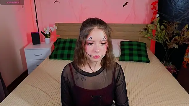  Amelia Shine  online show from October 2025 11:00:02 AM