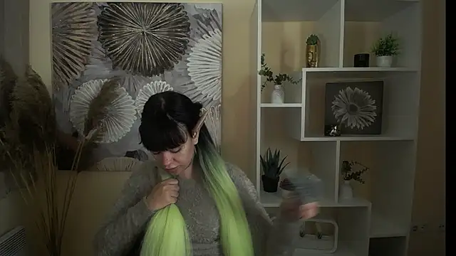Snapshot of Dream_Caster_ chatting on October 2025 12:36:02 PM Dream Caster online show from October 2025 12:36:02 PM