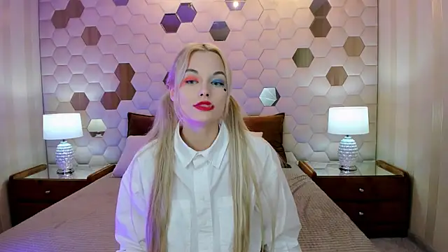 CallMeMargo online show from September 2025 12:42:02 PM