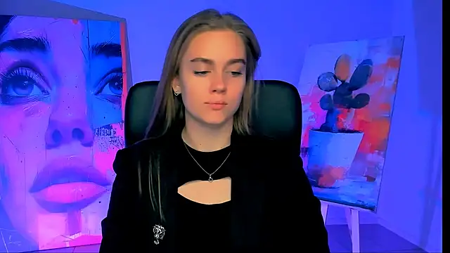 JuneWoods online show from December 2025 06:21:01 AM