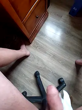 azery27000 online show from December 2025 12:10:01 PM