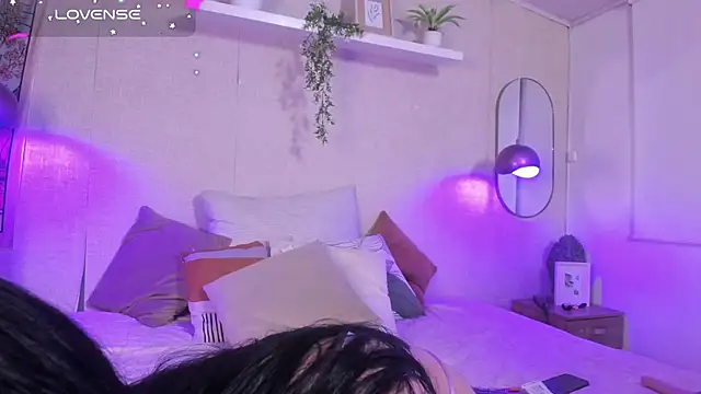 Snapshot of Violeta_dh chatting on December 2025 12:34:02 PM Violeta dh online show from December 2025 12:34:02 PM