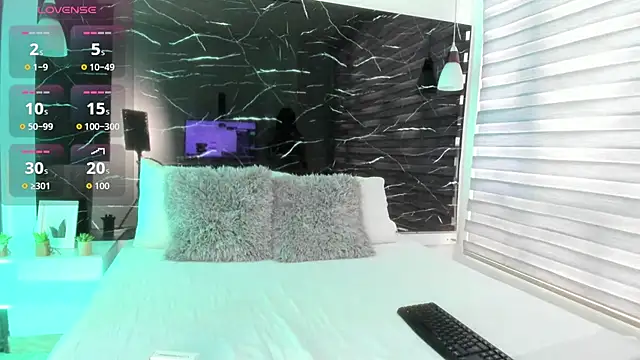 ZOE LE online show from November 2025 11:44:02 AM