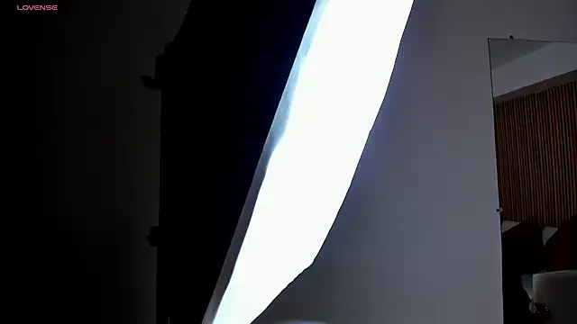 Caroline Millerr online show from November 2025 11:35:01 AM