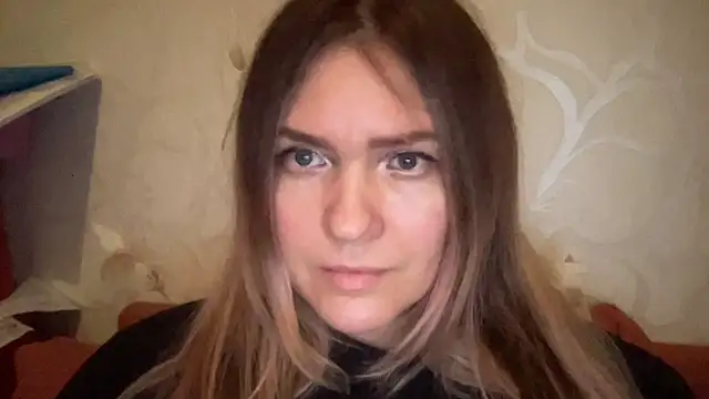 Snapshot of Milysoren chatting on February 2026 06:37:01 PM Milysoren online show from February 2026 06:37:01 PM