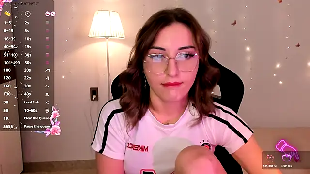 AmyVilvet  online show from November 2025 06:14:01 PM