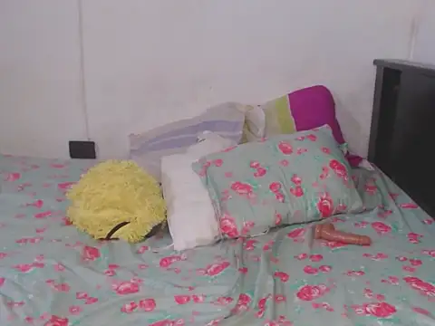 Snapshot of scarlett2310 chatting on October 2025 04:19:01 PM scarlett2310 online show from October 2025 04:19:01 PM