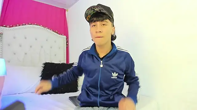 XaanderGrey online show from November 2025 07:45:02 PM