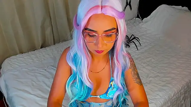 Snapshot of EmilyValk chatting on October 2025 01:42:02 AM EmilyValk online show from October 2025 01:42:02 AM