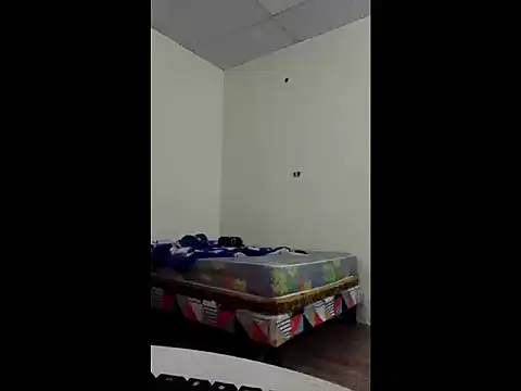 Snapshot of alejandro-18cm chatting on December 2025 07:56:02 PM alejandro-18cm online show from December 2025 07:56:02 PM