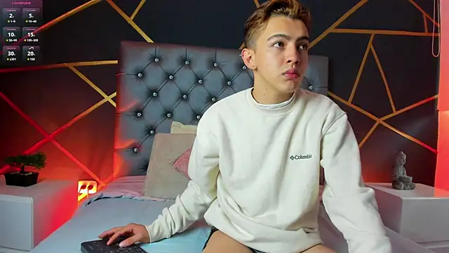 Lian Miller1  online show from October 2025 12:42:02 PM