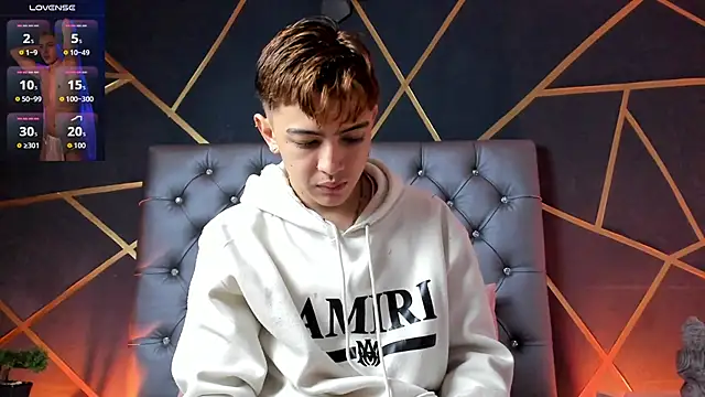 Lian Miller1  online show from November 2025 12:16:02 PM