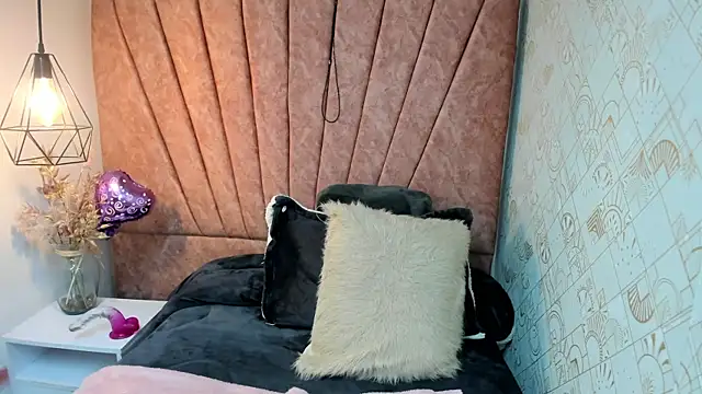 Issa Milf   online show from November 2025 01:22:02 PM