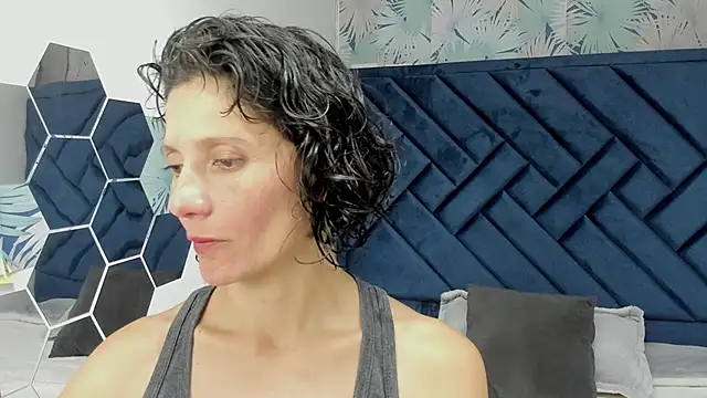 Valery More   online show from November 2025 01:22:02 PM