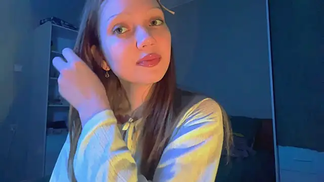 EmiIyKitty online show from October 2025 08:07:02 PM