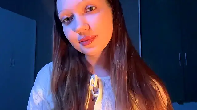 EmiIyKitty online show from October 2025 07:55:01 PM