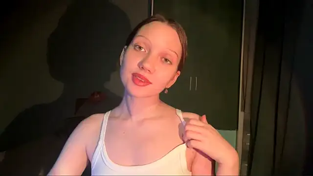 EmiIyKitty online show from November 2025 08:29:02 PM