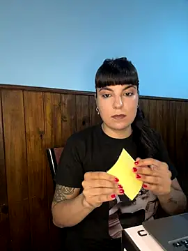 Lucecitalove online show from November 2025 02:05:02 PM