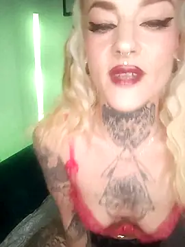 Snapshot of Peach420live chatting on November 2025 02:01:02 AM Peach420live online show from November 2025 02:01:02 AM