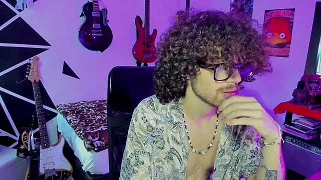 MikaelRizzzo online show from October 2025 08:04:01 PM