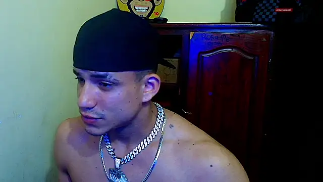 Snapshot of danni_scoot chatting on February 2026 11:01:01 PM danni scoot online show from February 2026 11:01:01 PM