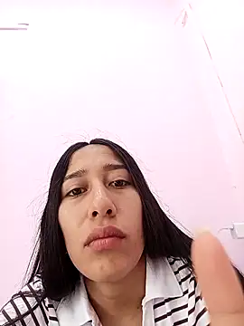 Amelia Rivas online show from November 2025 06:41:01 PM