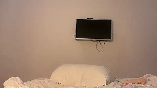 Snapshot of realrockybee1 chatting on November 2025 12:00:02 AM realrockybee1 online show from November 2025 12:00:02 AM