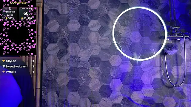 luna son online show from October 2025 10:16:01 PM