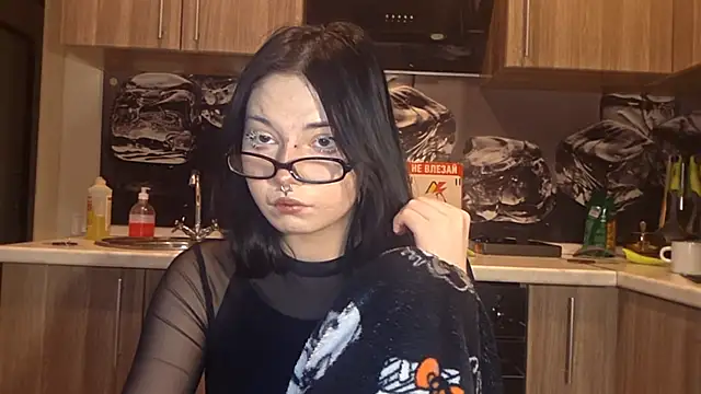 Snapshot of Beeping_Creature chatting on February 2026 06:11:02 PM Beeping Creature online show from February 2026 06:11:02 PM