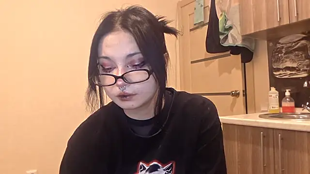 Snapshot of Beeping_Creature chatting on February 2026 04:24:02 PM Beeping Creature online show from February 2026 04:24:02 PM