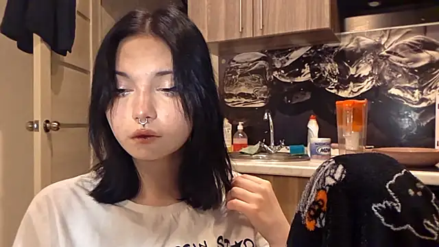 Snapshot of Beeping_Creature chatting on February 2026 04:03:02 PM Beeping Creature online show from February 2026 04:03:02 PM