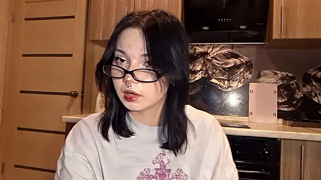 Snapshot of Beeping_Creature chatting on March 2026 08:26:01 PM Beeping Creature online show from March 2026 08:26:01 PM