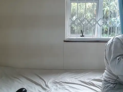 HornyBabe06 online show from October 2025 05:07:02 AM