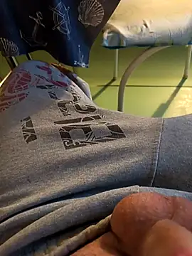 SugaryFinder1 online show from February 2026 03:07:01 PM