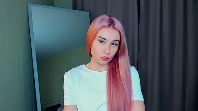 MinaRuzzo online show from December 2025 05:49:02 AM