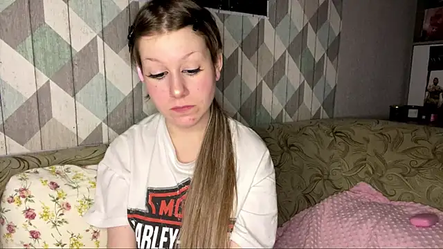 RebelKitsune online show from December 2025 06:57:02 PM