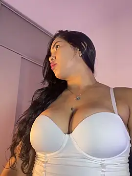 EmilyZuits online show from October 2025 09:50:01 PM