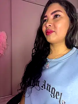 EmilyZuits online show from November 2025 09:58:01 PM