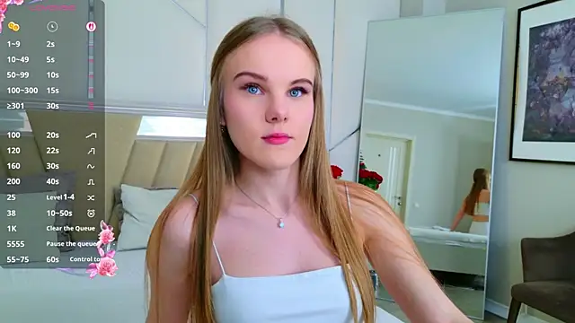 Lili Lohan online show from November 2025 05:01:01 PM