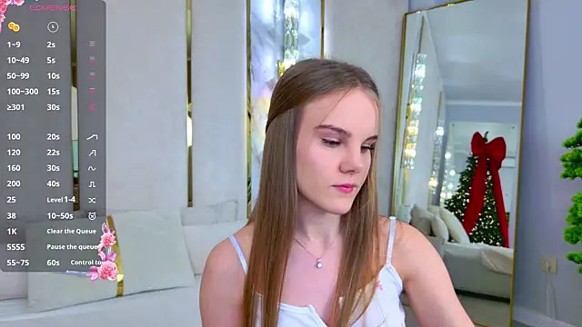 Lili Lohan online show from November 2025 05:02:01 PM