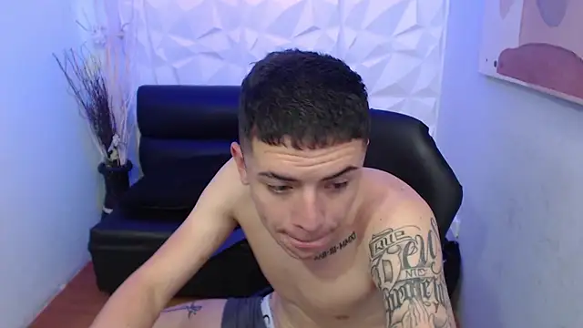 Adam Blaze online show from October 2025 06:20:01 PM