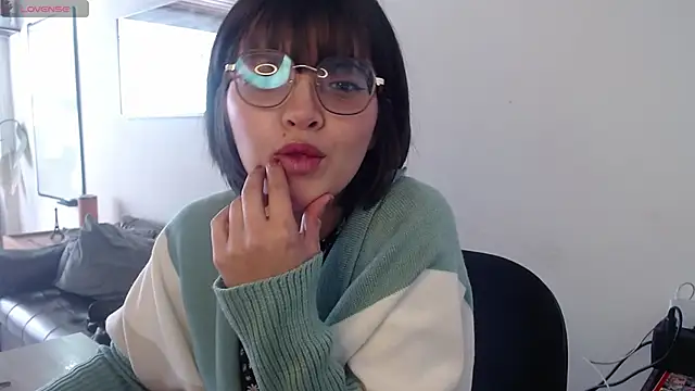 Snapshot of NamiDVelvet chatting on October 2025 02:36:01 PM NamiDVelvet online show from October 2025 02:36:01 PM
