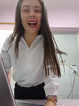 EmmaValencia  online show from May 2026 04:16:01 PM