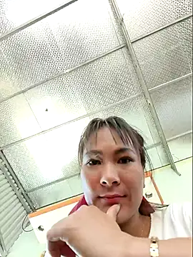 Snapshot of Yaya_tara chatting on October 2025 04:21:02 AM Yaya tara online show from October 2025 04:21:02 AM