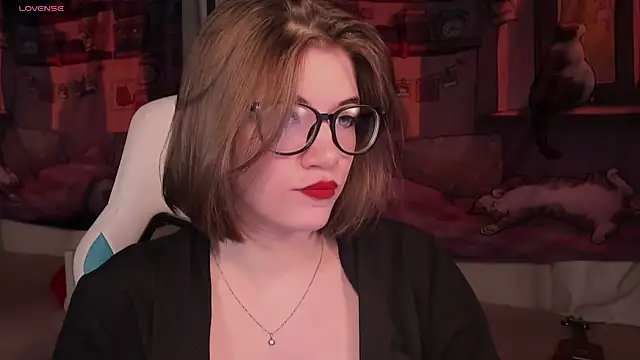 Snapshot of CathyAdams chatting on May 2026 08:44:01 AM CathyAdams online show from May 2026 08:44:01 AM