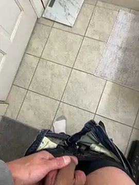 Snapshot of littleguybigdick1564 chatting on November 2025 11:37:01 PM littleguybigdick1564 online show from November 2025 11:37:01 PM